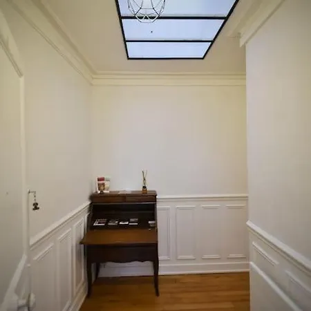 Le Compiegnois Apartment *
